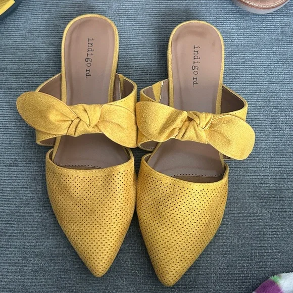 Indigo Yellow Bow Mules size 6.5 NWT - Picture 5 of 8